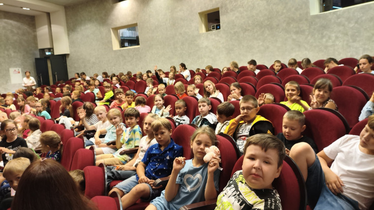 Спектакль "Не отпущу".